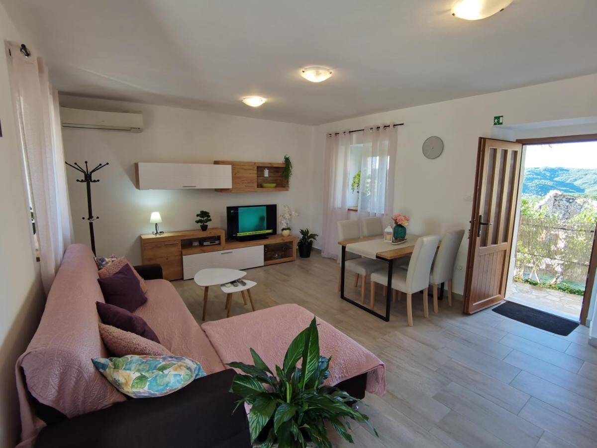 Jasmina Apartment Hum Exteriér fotografie